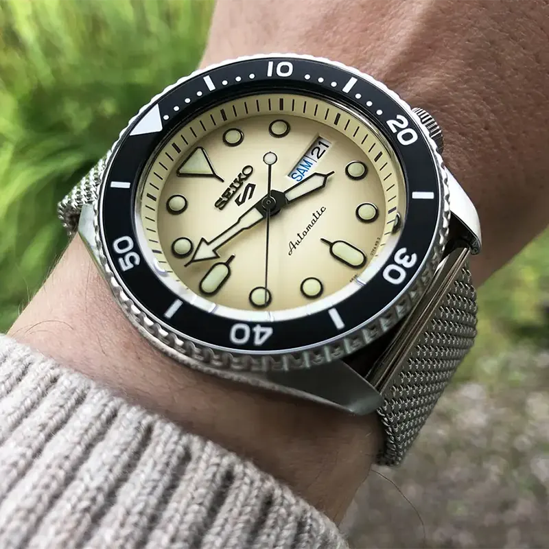 Seiko 5 Sports SKX Suits Style Beige Dial Men's Watch- SRPD67K1